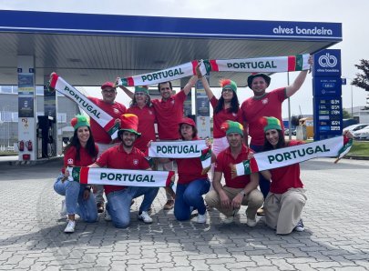 Grupo Alves Bandeira surpreende colaboradores com a oferta de cachecol de apoio a Portugal